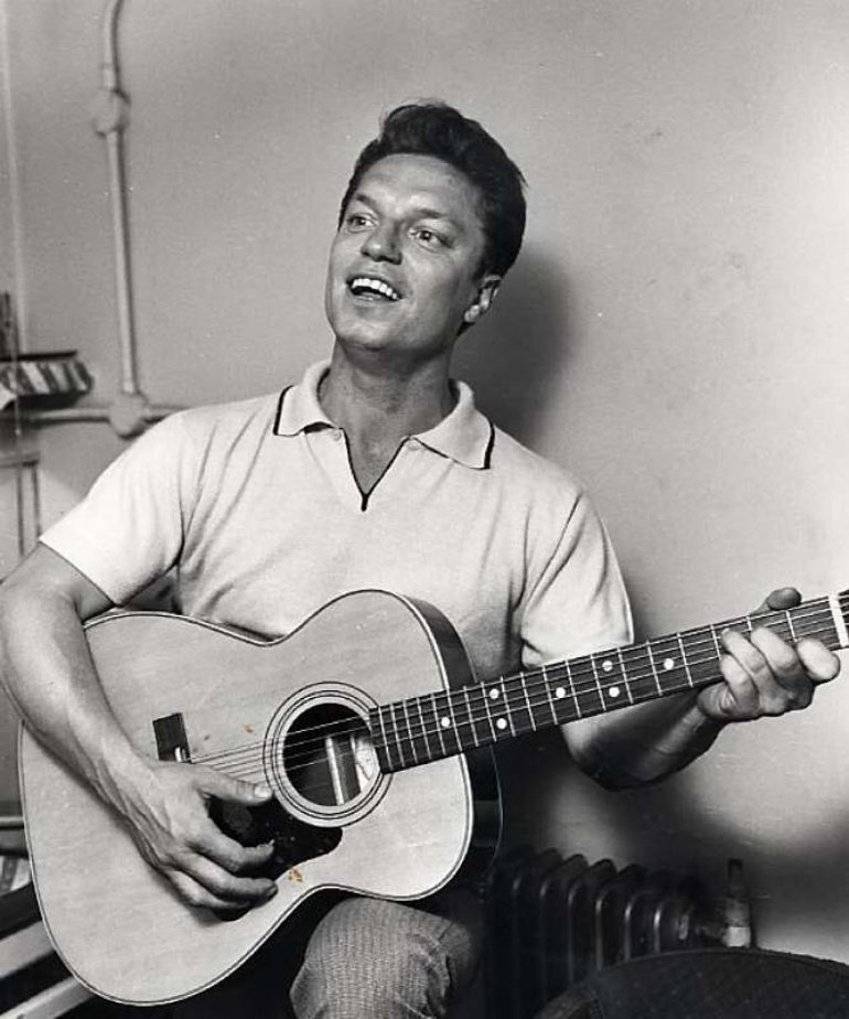 What is Guy Mitchells Discography?